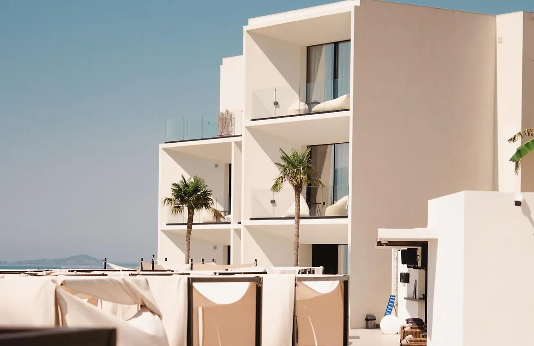 Nobus Hotel & Spa-1
