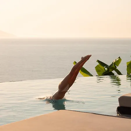 Nobus Hotel & Spa-3